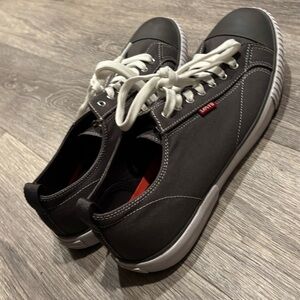 EUC Levi’s Men’s Casual Sneakers Shoes size 12